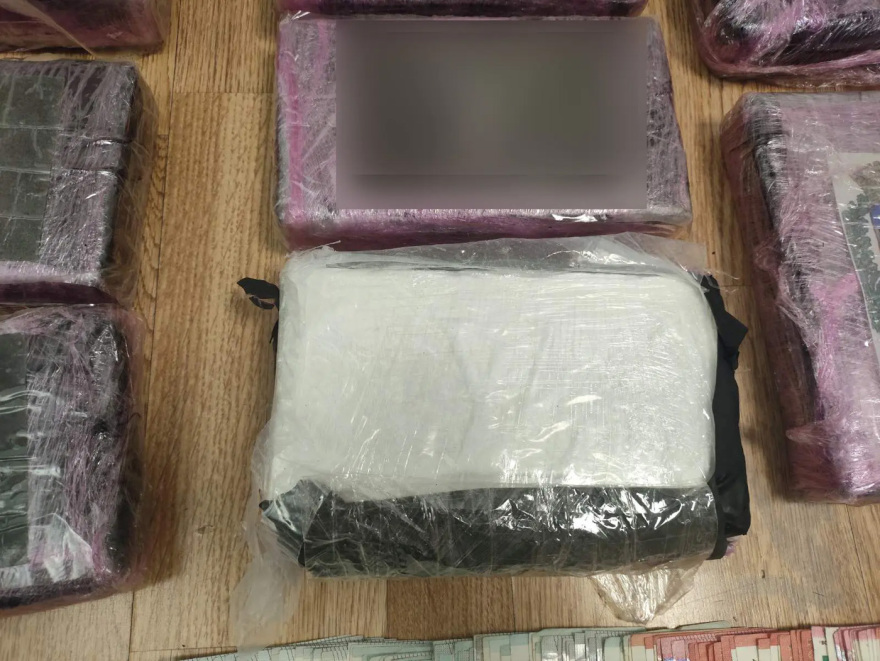 Επιχείρηση της ΕΛΑΣ στον Πειραιά: Τρεις συλλήψεις για κατοχή και διακίνηση 27 κιλών κοκαΐνης