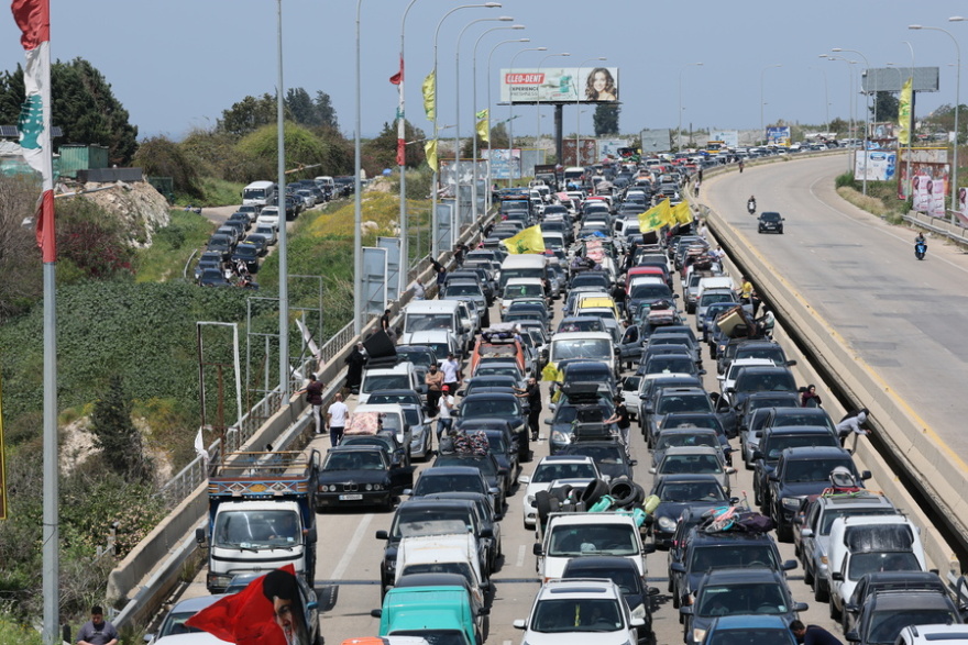 «Θέλω απλά να γυρίσω»: Χιλιάδες άνθρωποι επιστρέφουν στο νότιο Λίβανο μετά την κατάπαυση του πυρός, δείτε φωτογραφίες