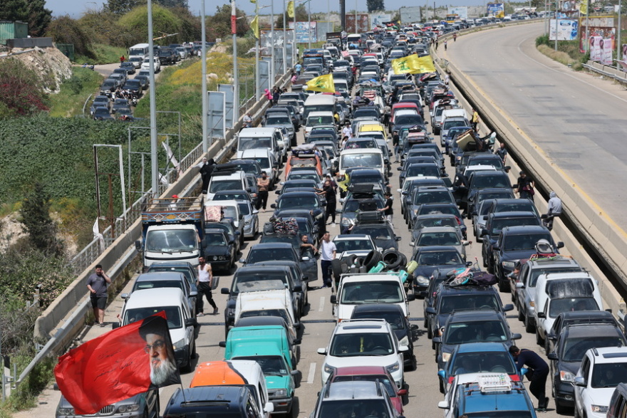 «Θέλω απλά να γυρίσω»: Χιλιάδες άνθρωποι επιστρέφουν στο νότιο Λίβανο μετά την κατάπαυση του πυρός, δείτε φωτογραφίες