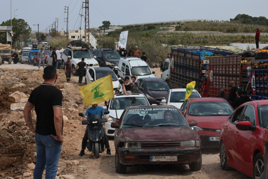 «Θέλω απλά να γυρίσω»: Χιλιάδες άνθρωποι επιστρέφουν στο νότιο Λίβανο μετά την κατάπαυση του πυρός, δείτε φωτογραφίες