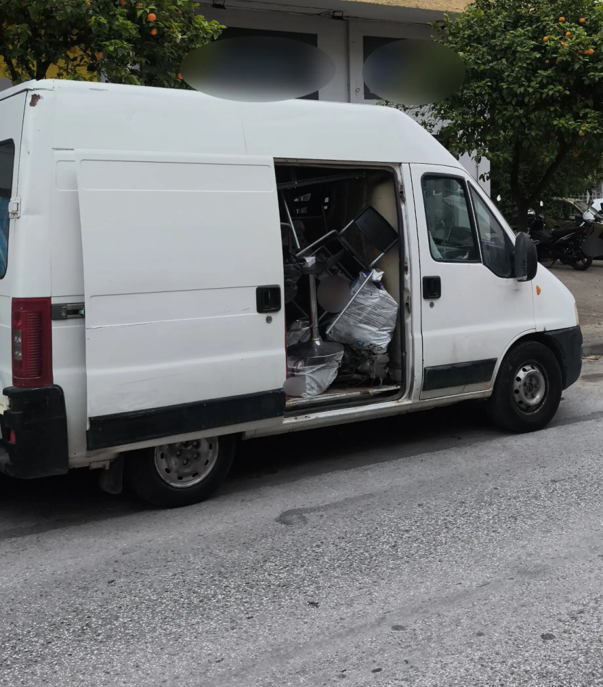 Συμμορία στον Πειραιά έκλεβε μοτοσικλέτες, τις διέλυε και τις πωλούσε για ανταλλακτικά, τρεις συλλήψεις
