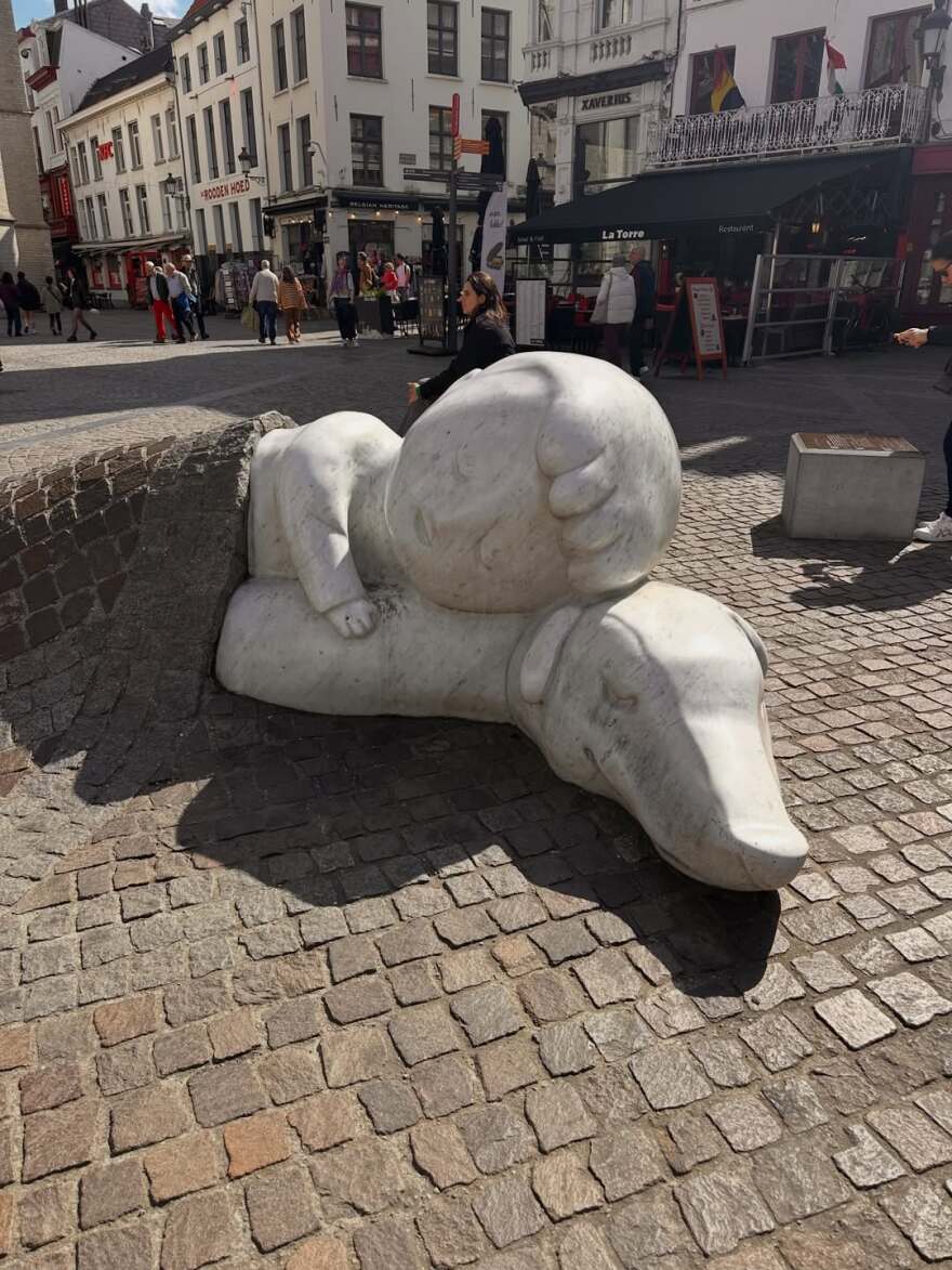 Η Σίσσυ Τουμάση ταξίδεψε στο Βέλγιο: «Μεσαιωνικό Πάσχα», σχολίασε