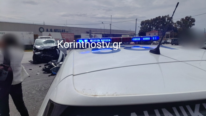 Τροχαίο στην Κορινθία με έναν τραυματία, δείτε φωτογραφίες 
