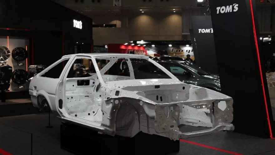 Η restomod AE86 της Tom’s Racing σε απαγορευτική τιμή