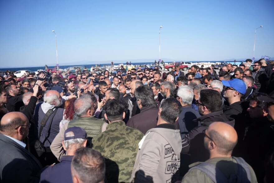 Ελλείψεις σε τρόφιμα, κλειστά τυροκομεία και κινητοποιήσεις στο λιμάνι, σε πίεση η Λέσβος λόγω αφθώδους πυρετού