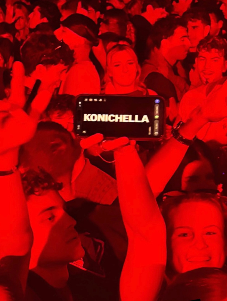 Πρόβα καλοκαιριού στο Island Resort με το Koni is Calling