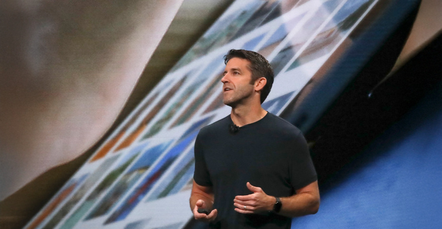 Τέλος εποχής στην Apple: 15 χρόνια απ' όταν διαδέχθηκε τον Στιβ Τζομπς, ο Τιμ Κουκ αποχωρεί από την ηγεσία του τεχνολογικού κολοσσού