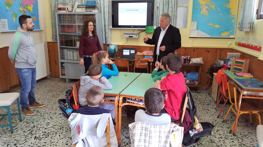 Ο βραβευμένος γιατρός Ανάργυρος Μαριόλης στον Δανίκα: Έχω επενδύσει τα πάντα στο βλέμμα των ασθενών, με κάνουν κάθε μέρα καλύτερο άνθρωπο