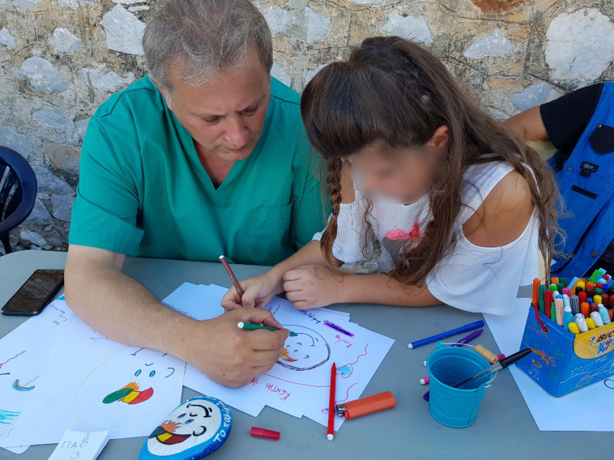 Ο βραβευμένος γιατρός Ανάργυρος Μαριόλης στον Δανίκα: Έχω επενδύσει τα πάντα στο βλέμμα των ασθενών, με κάνουν κάθε μέρα καλύτερο άνθρωπο