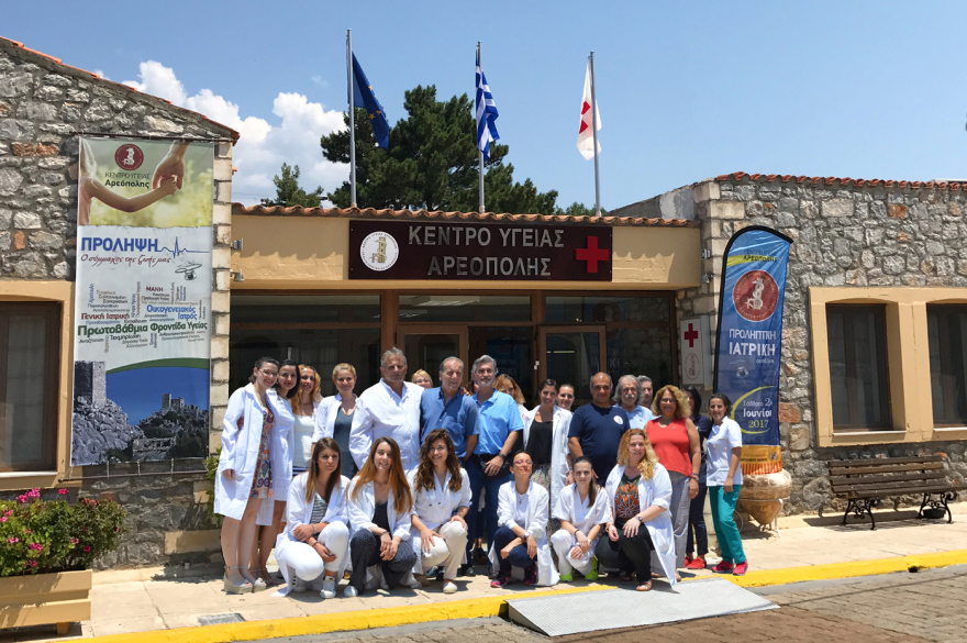 Ο βραβευμένος γιατρός Ανάργυρος Μαριόλης στον Δανίκα: Έχω επενδύσει τα πάντα στο βλέμμα των ασθενών, με κάνουν κάθε μέρα καλύτερο άνθρωπο