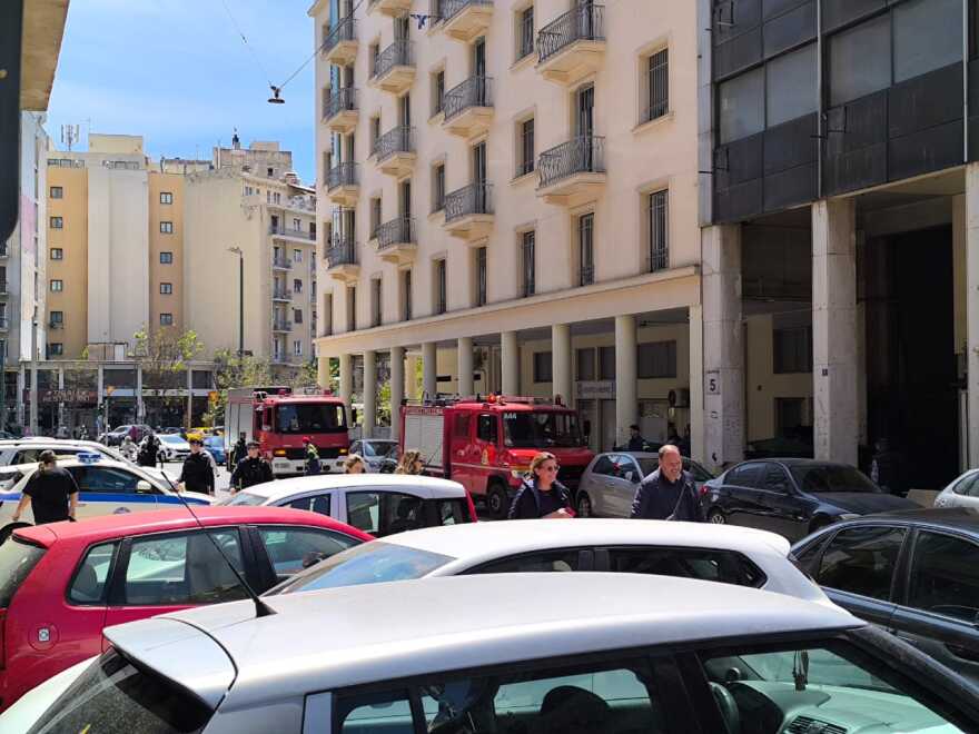 Βλάβη της ΔΕΗ έφερε «μπλακ άουτ» σε κτίριο του υπουργείου Αγροτικής Ανάπτυξης, μεταφέρονται οι ανακοινώσεις Σχοινά για τον αφθώδη πυρετό