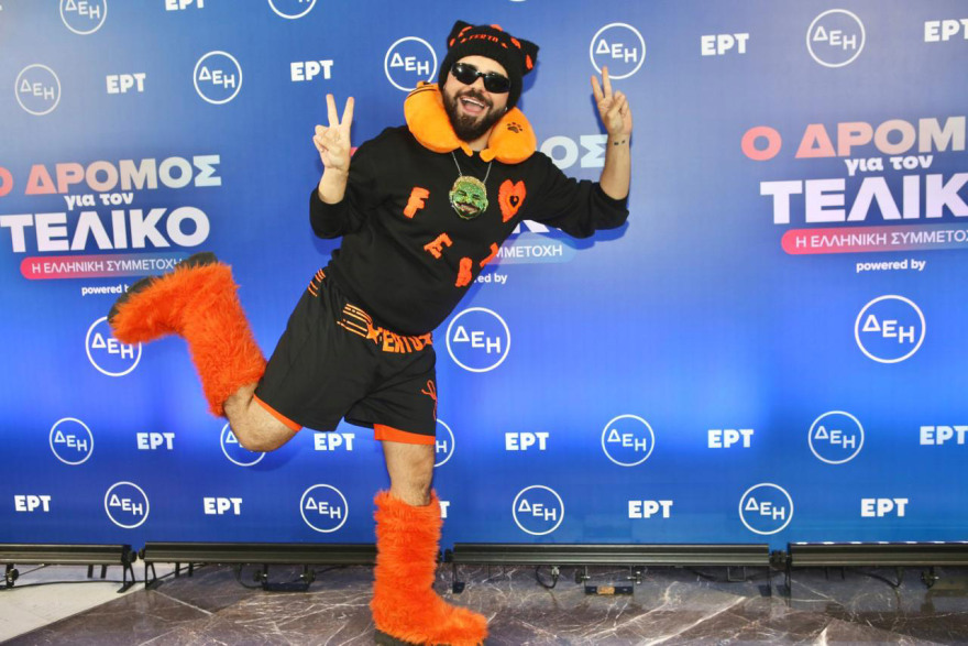 Eurovision 2026: Με το σήμα της νίκης ο Ακύλας, σήμερα η συνέντευξη τύπου στην ΕΡΤ