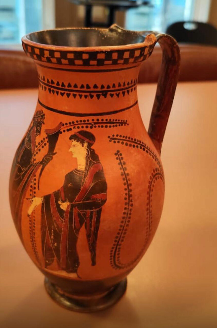 Πέντε αρχαιότητες επιστρέφουν στην Ελλάδα από το Σικάγο: Ανάμεσά τους ακέφαλο άγαλμα του Ερμή και ανάγλυφο της θεάς Aθηνάς