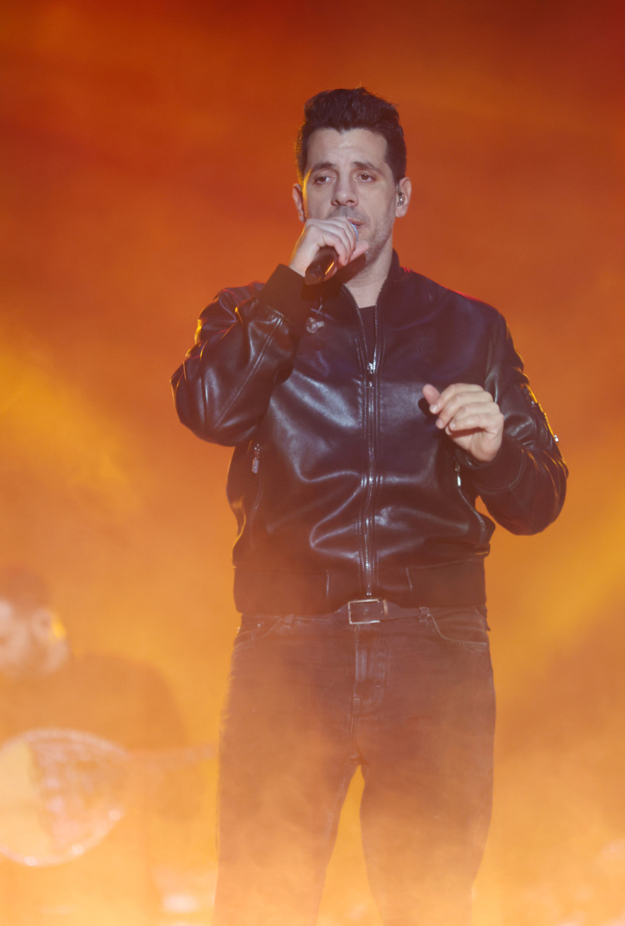 Το μεγάλο παζάρι της αθηναϊκής νύχτας: Ποιος τραγουδάει πού, το δίλημμα του Ρέμου, Οικονομόπουλος και Βίσση στο κέντρο της Αθήνας, η Λιόλιου... κάνει λογαριασμό