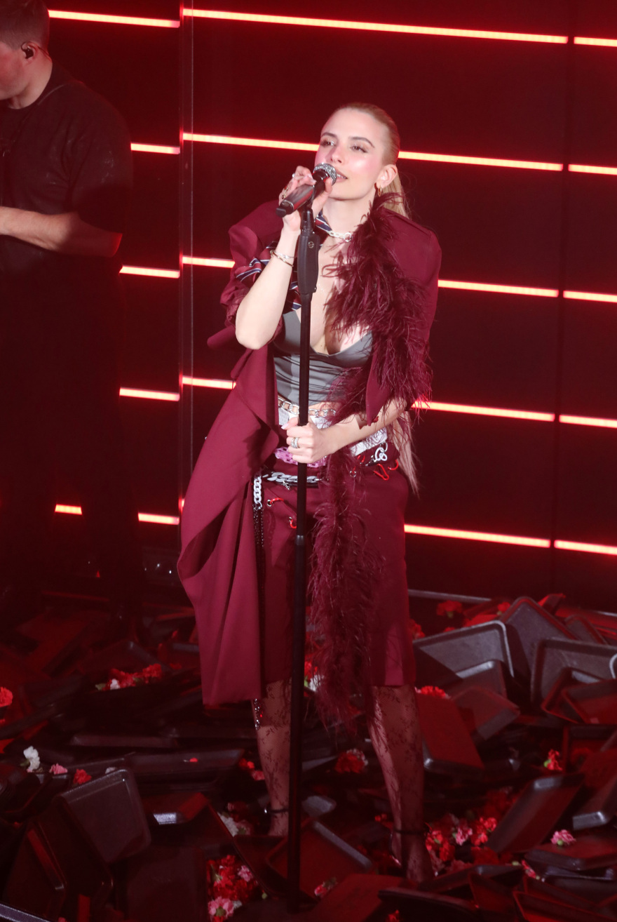 Το μεγάλο παζάρι της αθηναϊκής νύχτας: Ποιος τραγουδάει πού, το δίλημμα του Ρέμου, Οικονομόπουλος και Βίσση στο κέντρο της Αθήνας, η Λιόλιου... κάνει λογαριασμό