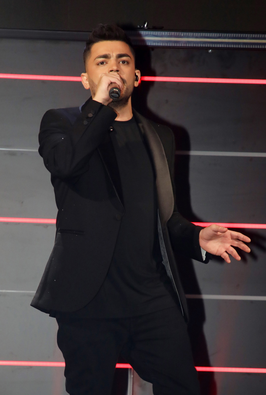 Το μεγάλο παζάρι της αθηναϊκής νύχτας: Ποιος τραγουδάει πού, το δίλημμα του Ρέμου, Οικονομόπουλος και Βίσση στο κέντρο της Αθήνας, η Λιόλιου... κάνει λογαριασμό