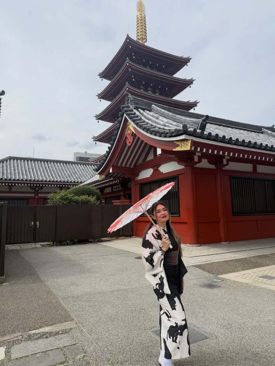 Ταξίδι στην Ιαπωνία για την Αποστολία Ζώη, οι πόζες με παραδοσιακό κιμονό 