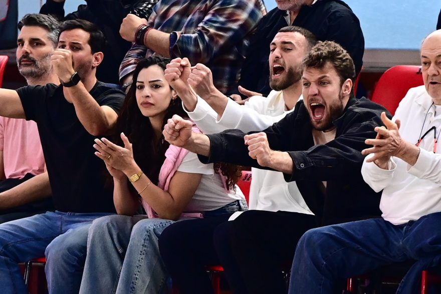 Βήμα πρόκρισης στο Final 4 του Τσάμπιονς Λιγκ πόλο ανδρών από τον Ολυμπιακό, 16-15 τη Νόβι Μπέογκραντ στον Πειραιά, βίντεο 
