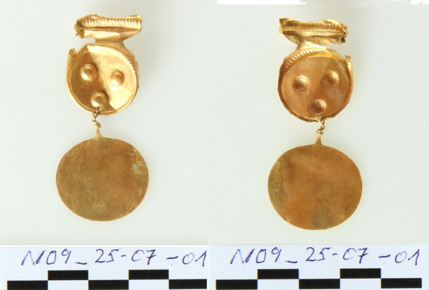 Αίγινα: Αρχαία κοσμήματα ανακαλύφθηκαν στον λόφο της Κολώνας - Δείτε φωτογραφίες