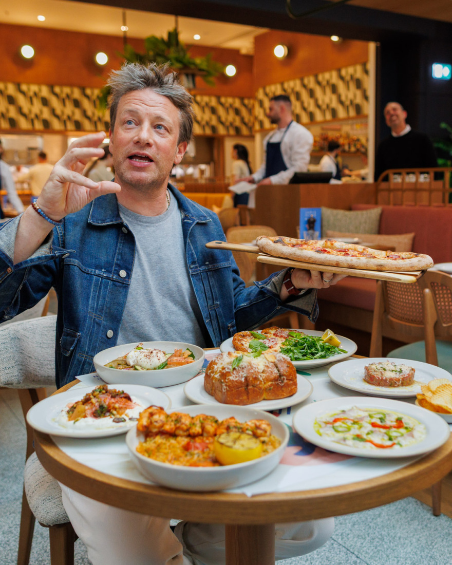 Jamie Oliver Kitchen στο Golden Hall: Μια γαστρονομική εμπειρία που συμπληρώνει το shopping 