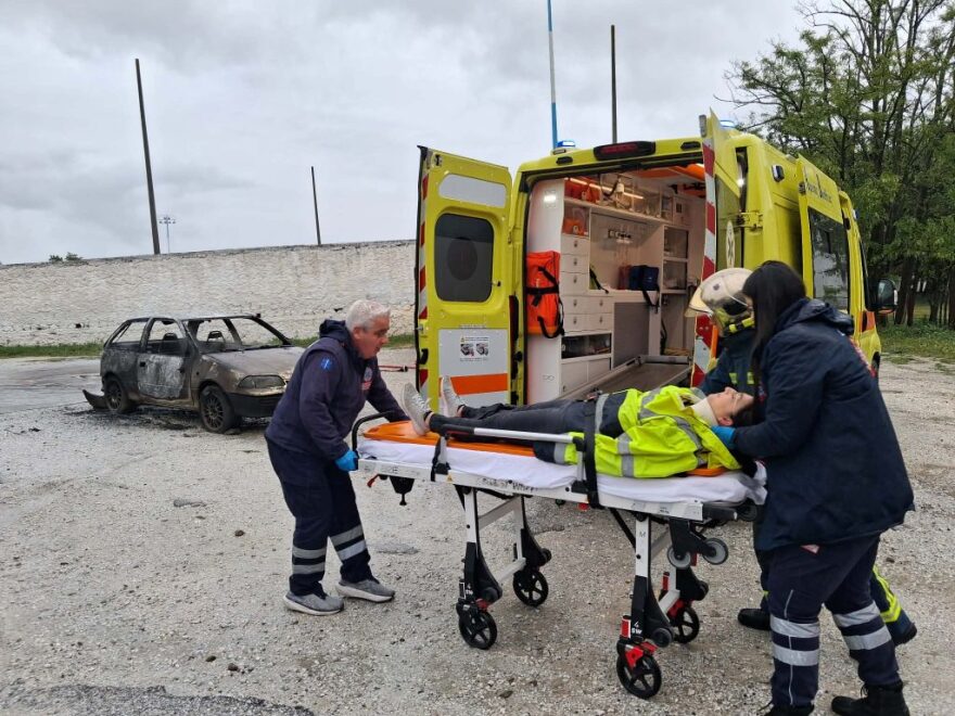 Άσκηση ετοιμότητας της Πυροσβεστικής στις Σέρρες μέσω προσομοίωσης τροχαίου με απεγκλωβισμό τραυματία