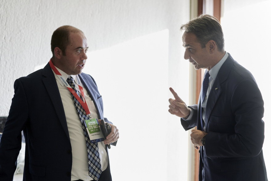 Μητσοτάκης στο Breitbart: Μπορώ να εγγυηθώ ότι ο Τραμπ θα περάσει πολύ καλά στην Ελλάδα, ελπίζουμε ότι θα καταφέρει να συμφωνήσει με το Ιράν