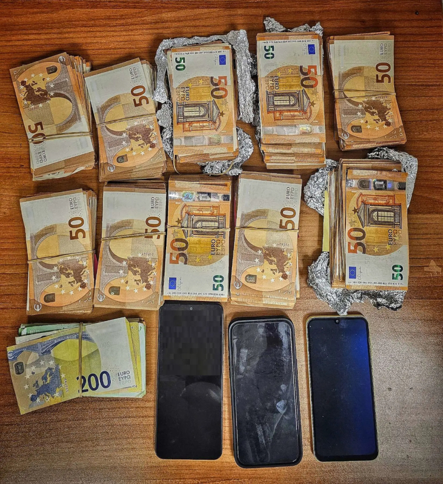 Επιτήδειοι ξάφρισαν 54.000 ευρώ από ηλικιωμένη στην Κατερίνη, την εξαπάτησαν με το κόλπο του «λογιστή»
