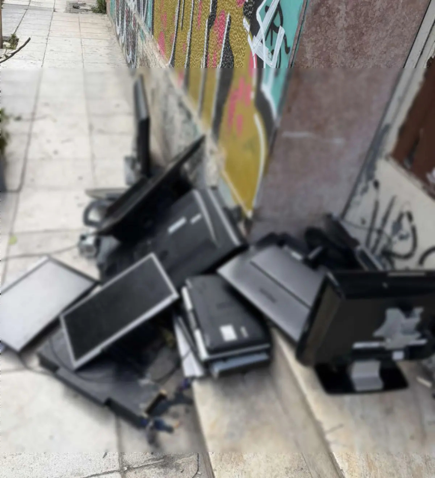 Αποθήκευαν και αποσυναρμολογούσαν κλεμμένα δίκυκλα σε διαμέρισμα στον Άγιο Παντελεήμονα
