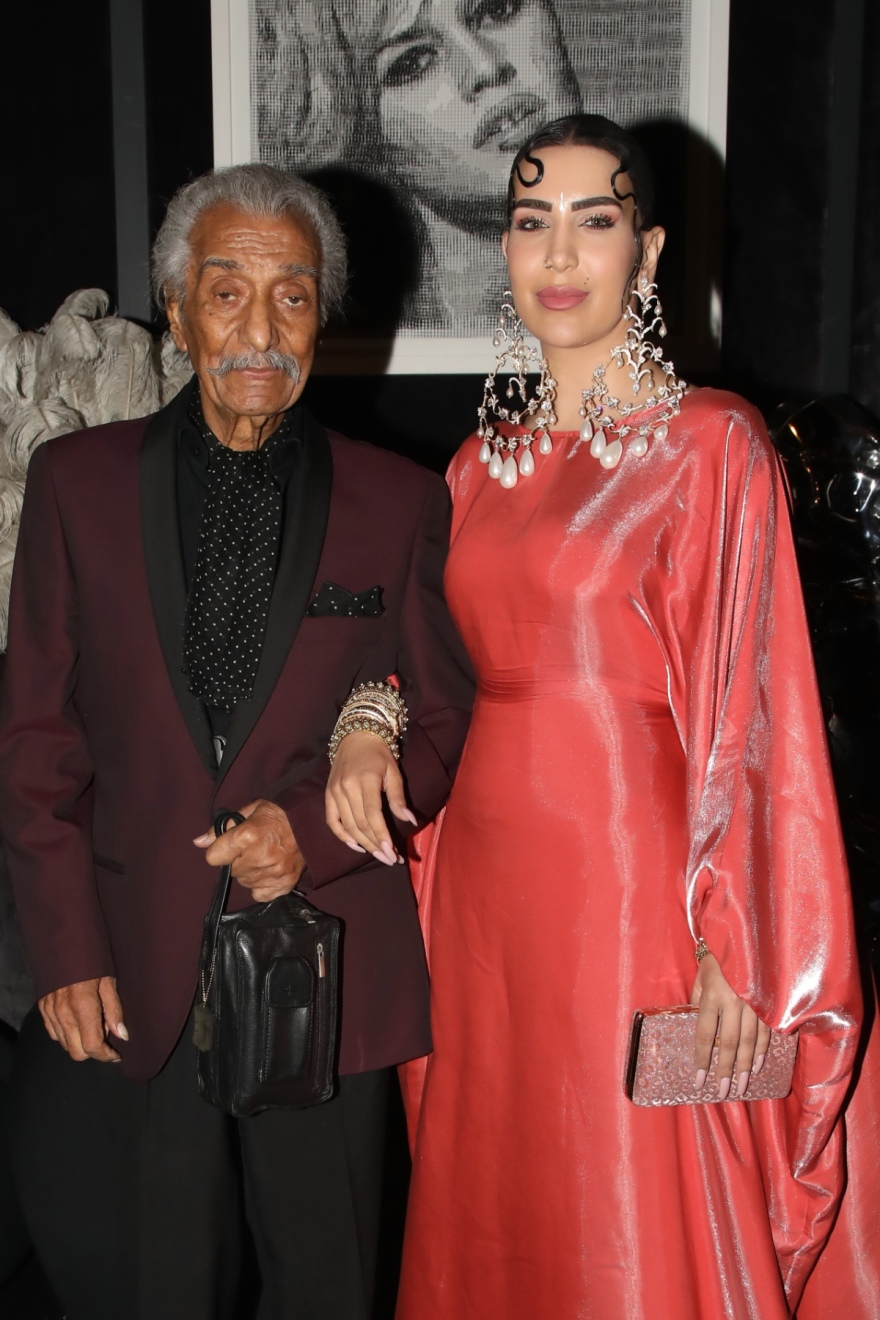 Κώστας Χατζής: Η βραδινή έξοδος με την κόρη του, Δανιέλα, δείτε φωτογραφίες