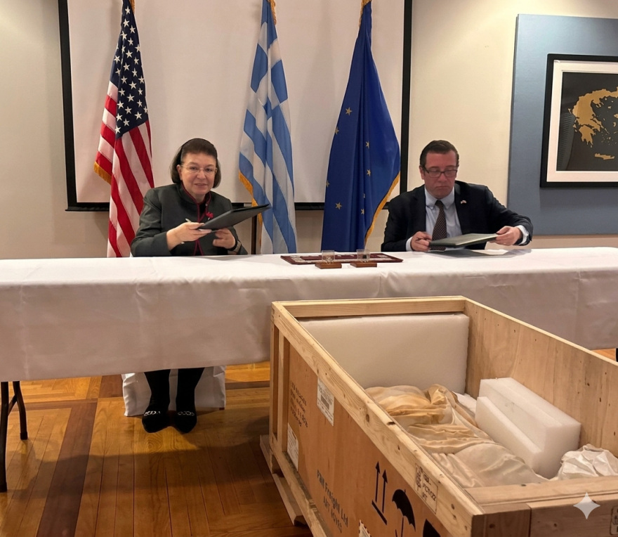 Επαναπατρίζονται 26 ελληνικές αρχαιότητες από τις ΗΠΑ, παραδόθηκαν στην Λίνα Μενδώνη στην Ουάσιγκτον
