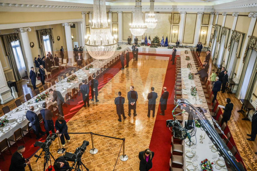 Αποκλειστικές εικόνες και βίντεο από το Προεδρικό μέγαρο, λίγο πριν το δείπνο του Τασούλα σε Μακρόν - Μητσοτάκη