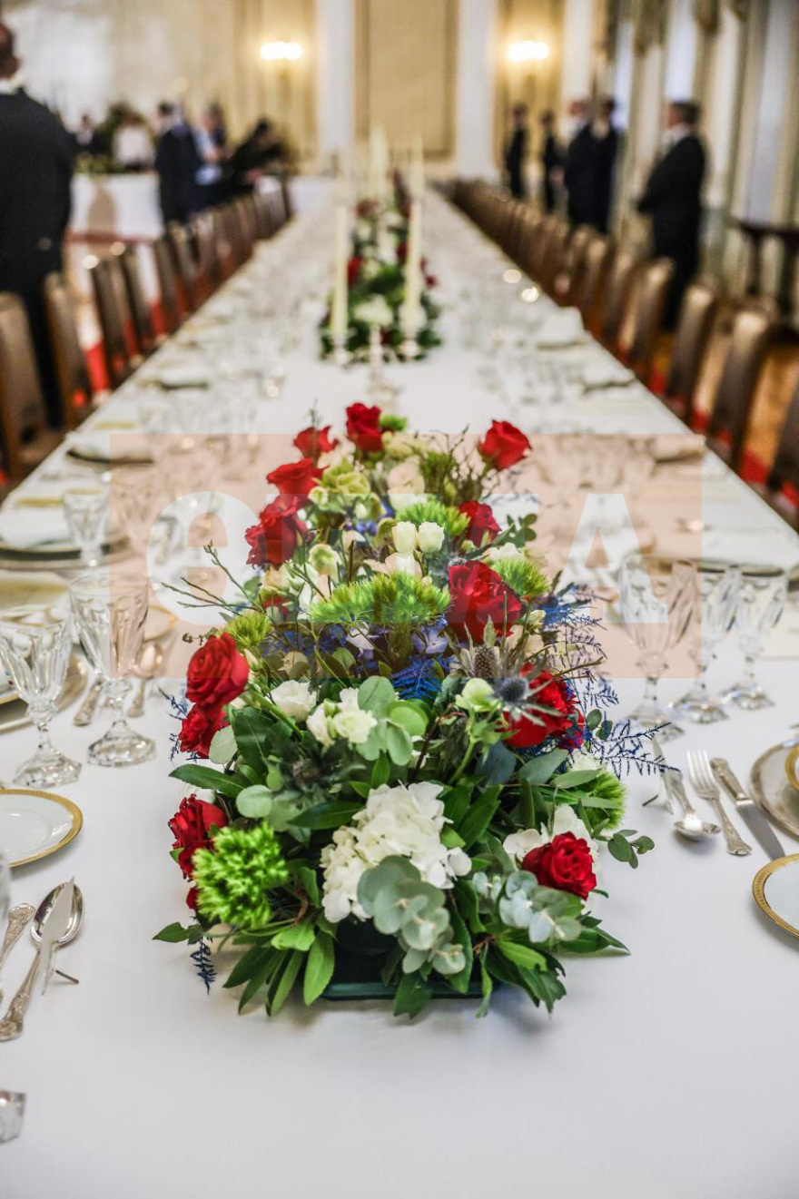 Αποκλειστικές εικόνες και βίντεο από το Προεδρικό μέγαρο, λίγο πριν το δείπνο του Τασούλα σε Μακρόν - Μητσοτάκη