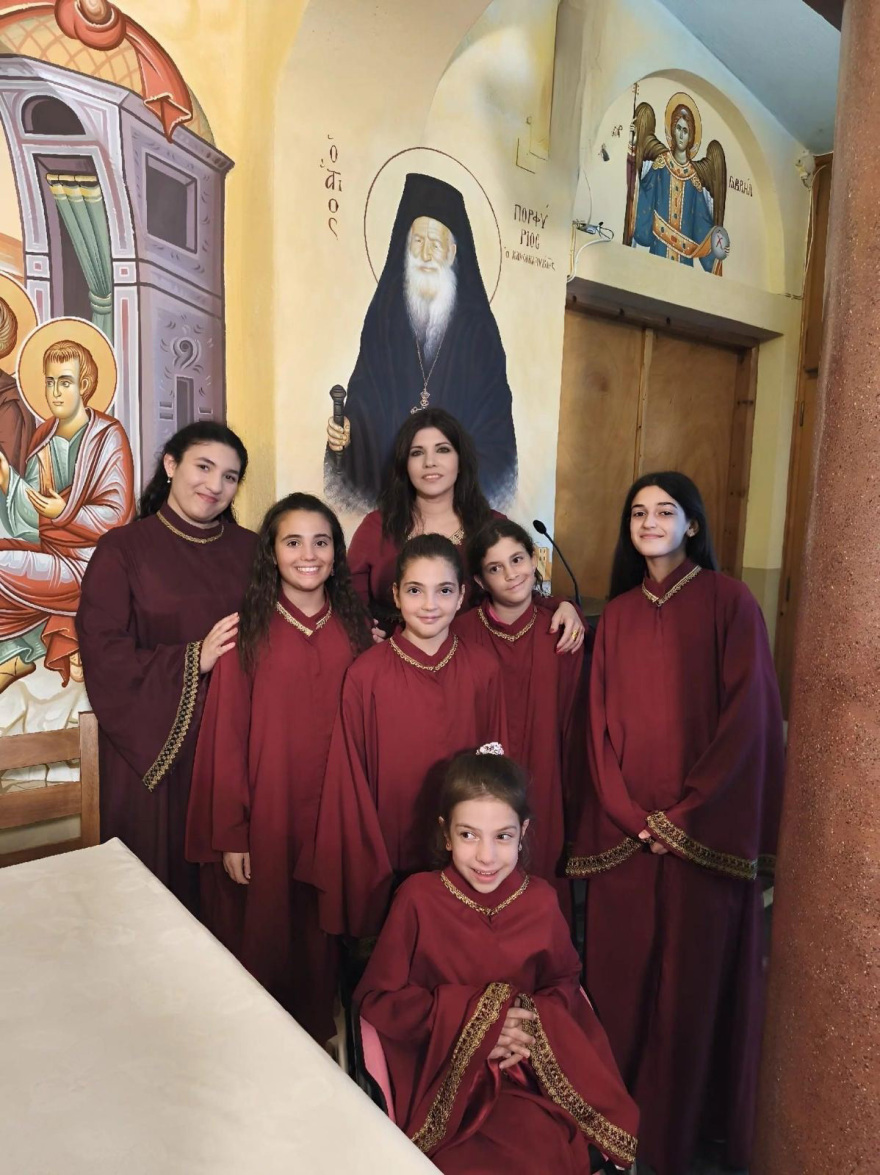 Μία γυναίκα στο ψαλτήρι: Η Νεκταρία Καραντζή σπάει τα στερεότυπα στην εκκλησία μέσα από τη διαδρομή της