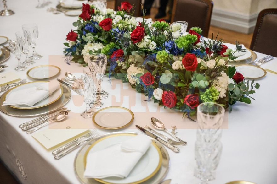 Αποκλειστικές εικόνες και βίντεο από το Προεδρικό μέγαρο, λίγο πριν το δείπνο του Τασούλα σε Μακρόν - Μητσοτάκη