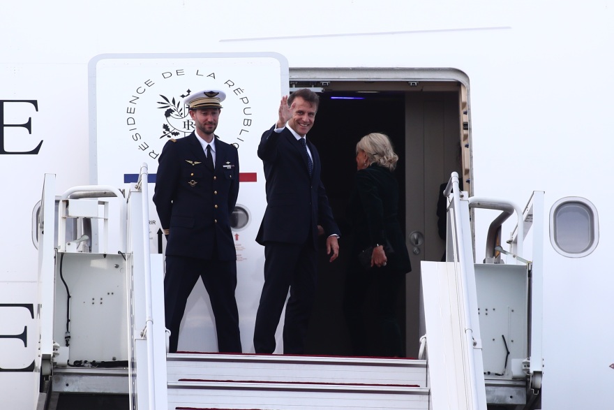 Η επίσκεψη Μακρόν στην Αθήνα μέσα από φωτογραφίες: Από την Ρωμαϊκή Αγορά στην φρεγάτα «Κίμων»