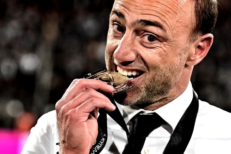 H ζωή του Χρήστου Κόντη που οδήγησε τον ΟΦΗ στην κορυφή μετά από 39 χρόνια: Ο έρωτας για το ποδόσφαιρο, οι γυναίκες του και το έμφραγμα, βίντεο και φωτογραφίες 