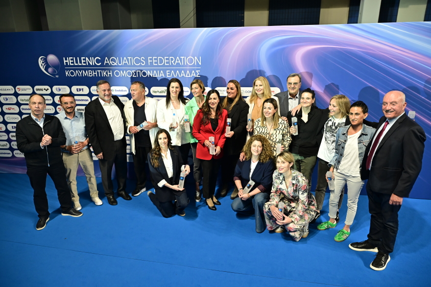 Εθνική πόλο γυναικών: Φιλική νίκη με 13-12 επί της Ουγγαρίας στο ΟΑΚΑ, τιμήθηκε η ομάδα του 2004, βίντεο 