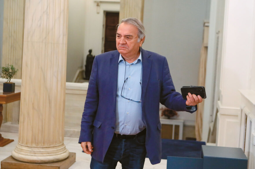 Αρχίζει το ματς στην Κεντροαριστερά, μέσα στον Μάιο τα κόμματα Τσίπρα και Καρυστιανού