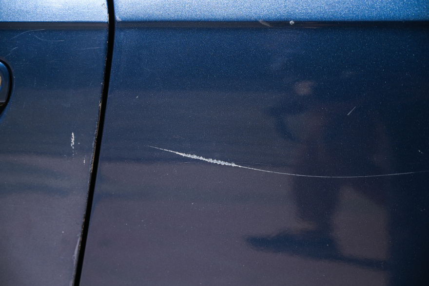 Άγιος Παντελεήμονας: Ηχητικό ντοκουμέντο από τη στιγμή που ο 29χρονος Παλαιστίνιος σε κατάσταση αμόκ σπάει 30 σταθμευμένα ΙΧ 