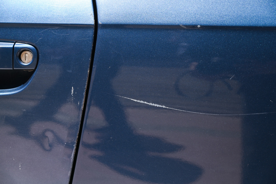 Άγιος Παντελεήμονας: Ηχητικό ντοκουμέντο από τη στιγμή που ο 29χρονος Παλαιστίνιος σε κατάσταση αμόκ σπάει 30 σταθμευμένα ΙΧ 