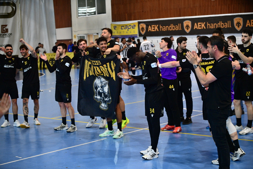Handball Premier: Η ΑΕΚ προκρίθηκε στους τελικούς απέναντι στον ΠΑΟΚ, δείτε βίντεο
