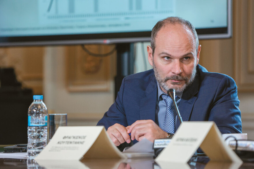 Αρχίζει το ματς στην Κεντροαριστερά, μέσα στον Μάιο τα κόμματα Τσίπρα και Καρυστιανού