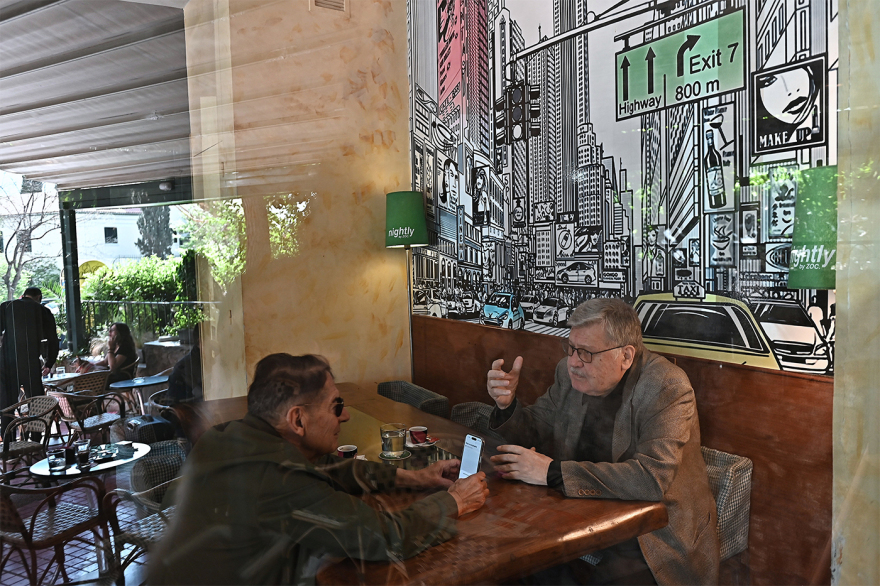 Ο Χρήστος Ζούπας στον Δανίκα: Οι ενέσεις για το αδυνάτισμα είναι θαυματουργές, αρκεί να μη διανέμονται στα... κομμωτήρια