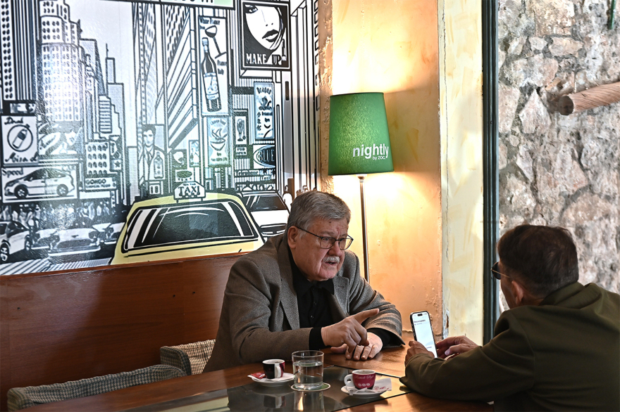 Ο Χρήστος Ζούπας στον Δανίκα: Οι ενέσεις για το αδυνάτισμα είναι θαυματουργές, αρκεί να μη διανέμονται στα... κομμωτήρια