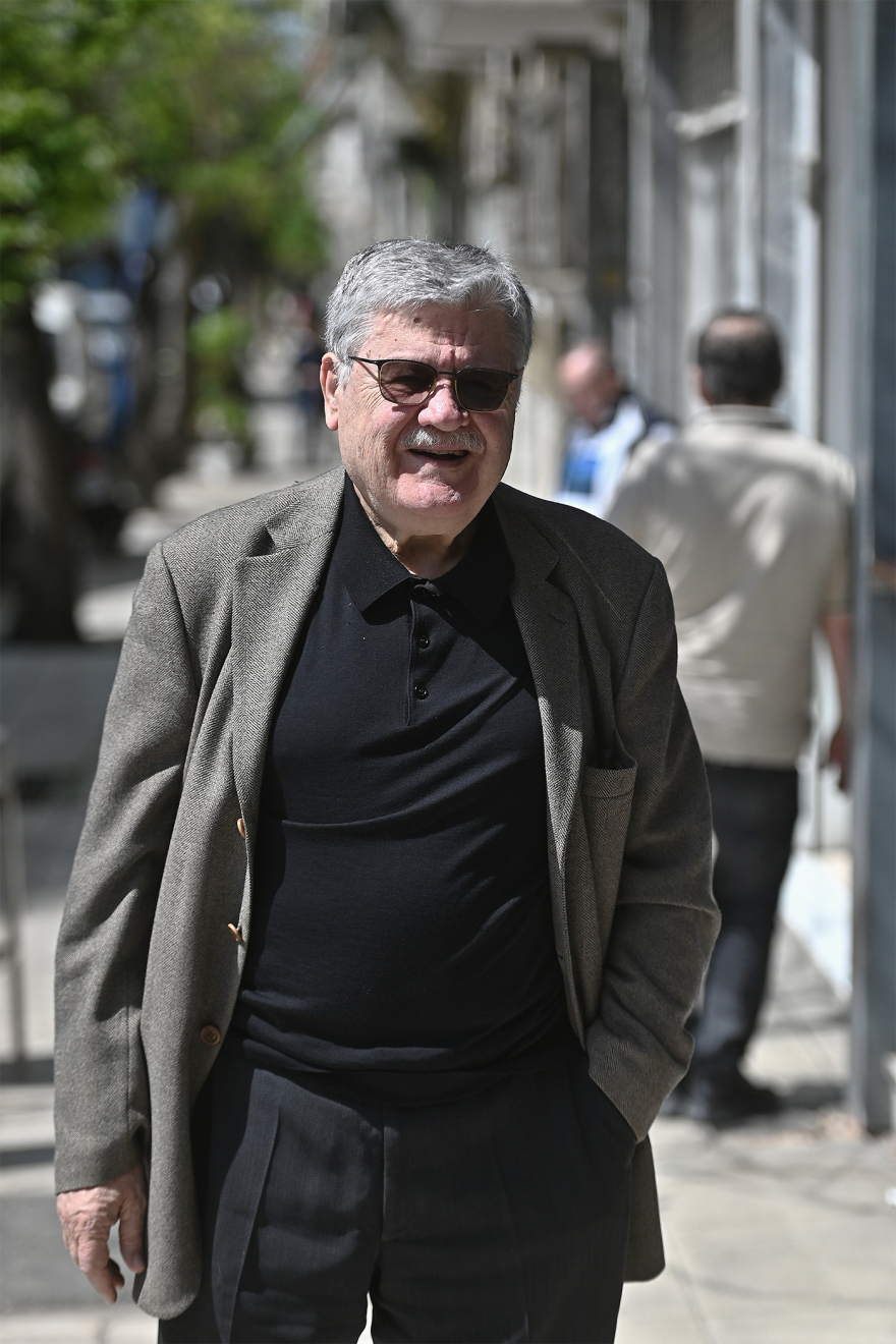Ο Χρήστος Ζούπας στον Δανίκα: Οι ενέσεις για το αδυνάτισμα είναι θαυματουργές, αρκεί να μη διανέμονται στα... κομμωτήρια