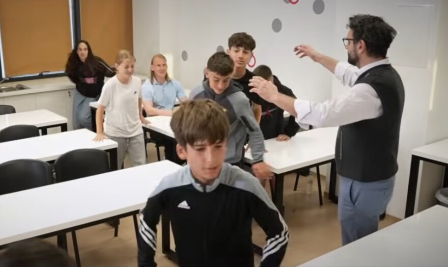 Μελέτης Ηλίας και Βίντα «διδάσκουν» την ιστορία της ΑΕΚ στο ευφάνταστο βίντεο για την ανανέωση του Κροάτη


