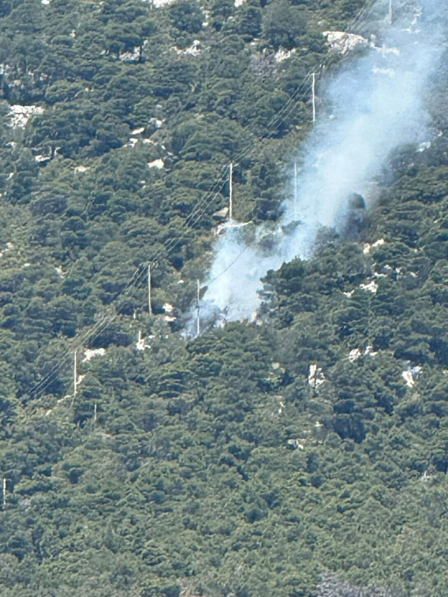 Φωτιά τώρα στην Πάρνηθα: Επιχειρούν ισχυρές δυνάμεις της πυροσβεστικής και 4 αεροσκάφη, δείτε βίντεο
