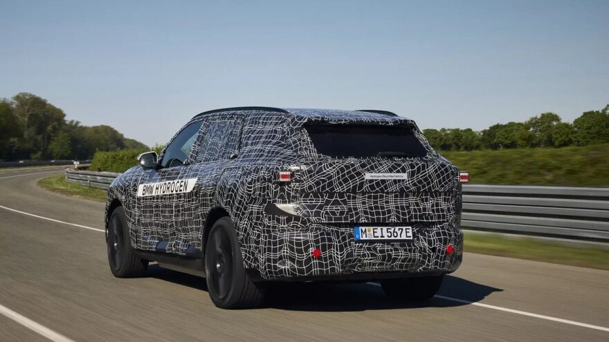 Η νέα BMW iX5 θα προσφέρεται με μεγάλη μπαταρία
