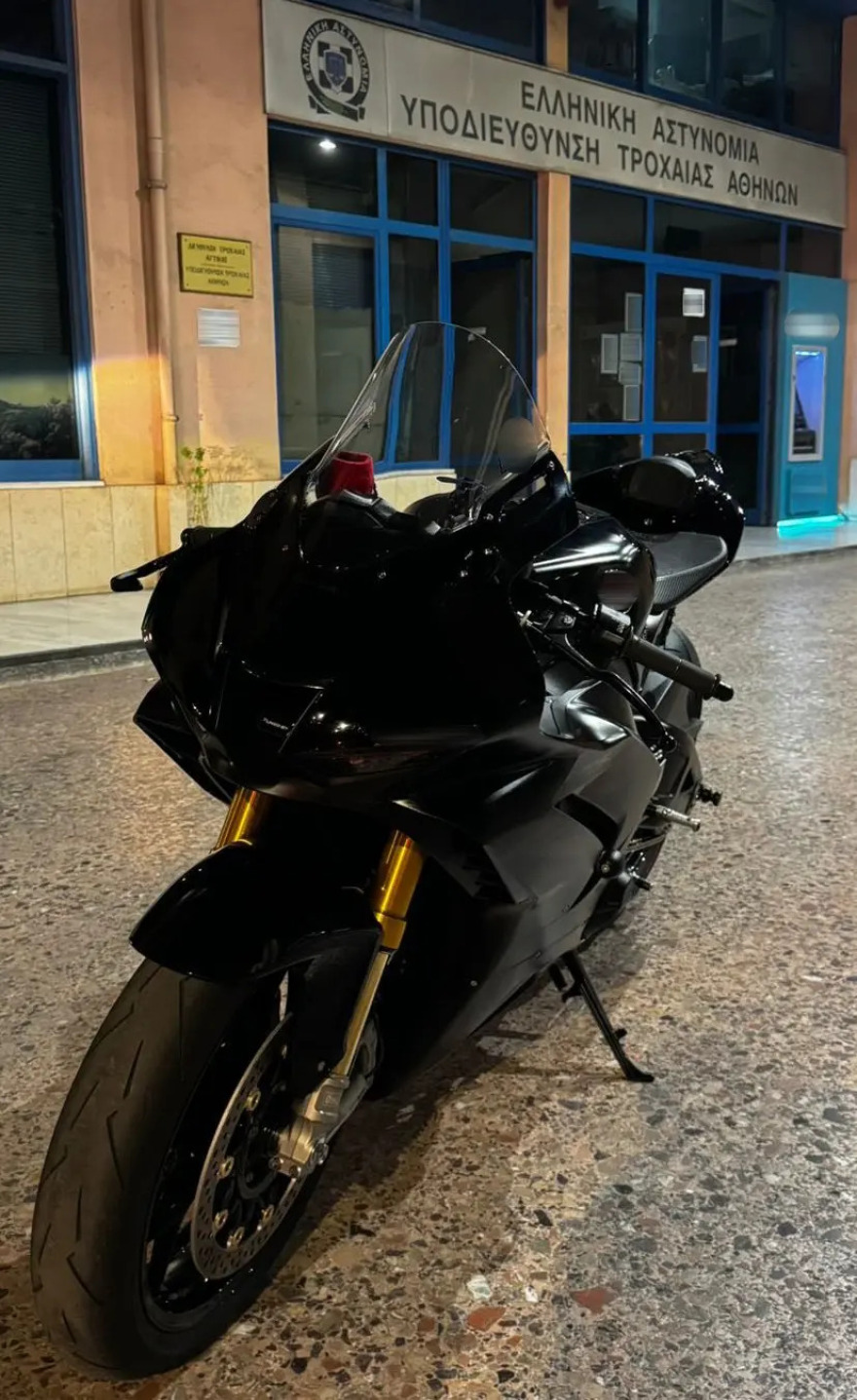 37χρονος οδηγός μηχανής έτρεχε με 240χλμ/ώρα, τον βρήκαν από τα βίντεο που ανέβαζε στα social media