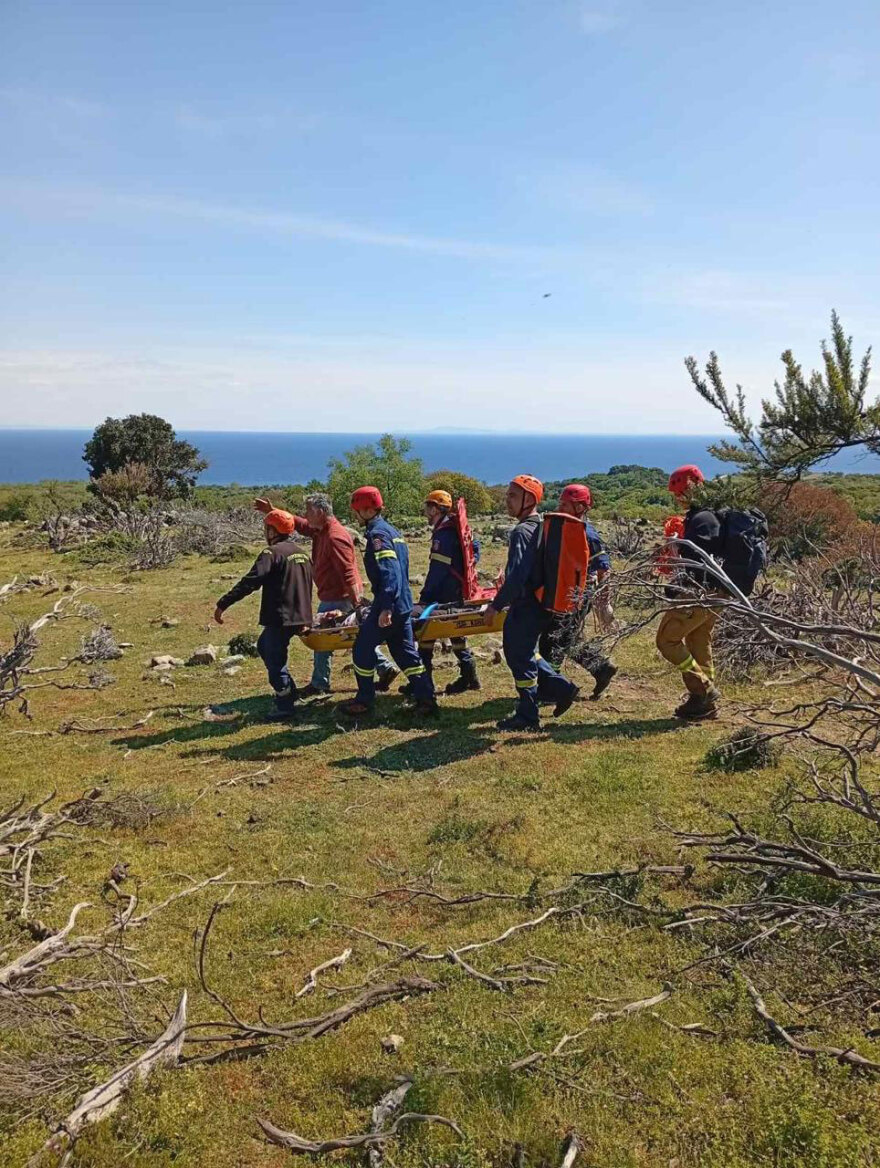 Επιχείρηση διάσωσης τραυματισμένης γυναίκας από το ρέμα του Φονιά στη Σαμοθράκη, δείτε φωτογραφίες